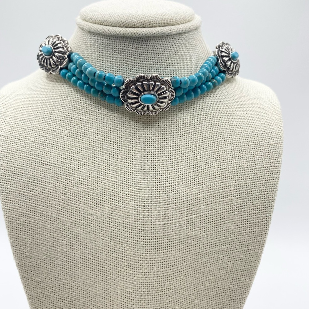 Chocker necklace